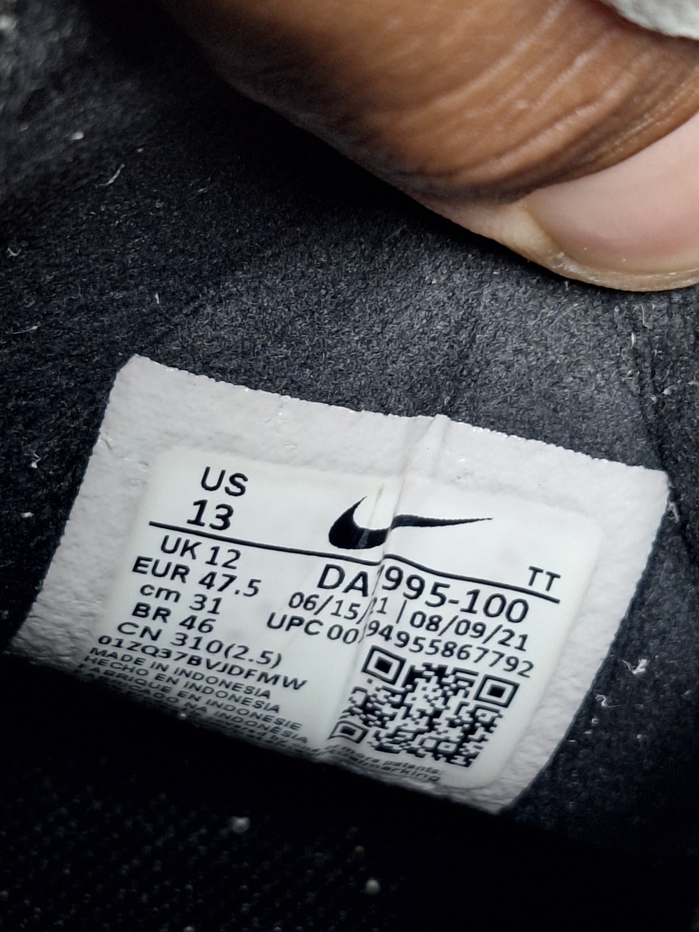 Nike Men’s Grey/White Low-Top Running Shoes - Picture 2 of 8